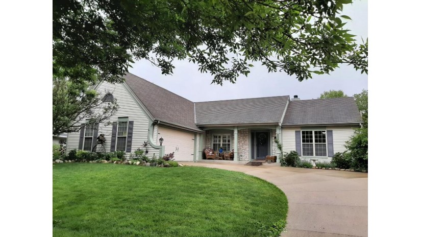 368 Indian Bend Rd Burlington, WI 53105 by Picket Fence Real Estate $399,900