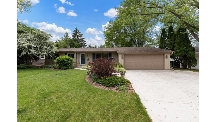 W172N8893 Shady Ln Menomonee Falls, WI 53051 by Realty Executives Integrity~Brookfield $279,900