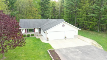 200 River Pine Dr, Shawano, WI 54166-5302