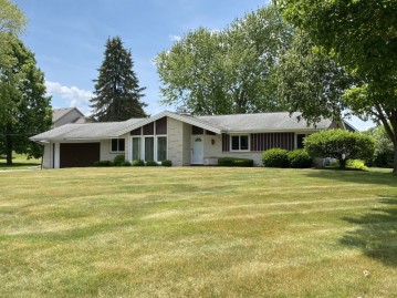 1652 Church St, Lyons, WI 53105