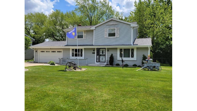 14475 W Butternut Trl New Berlin, WI 53151 by First Weber Inc - Delafield $338,500