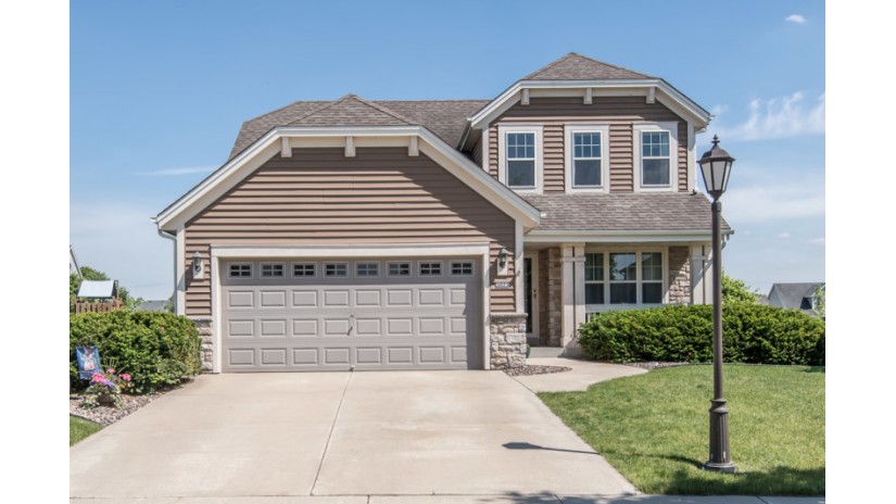 3823 Valley Creek Dr Waukesha, WI 53189 by Shorewest Realtors $379,900