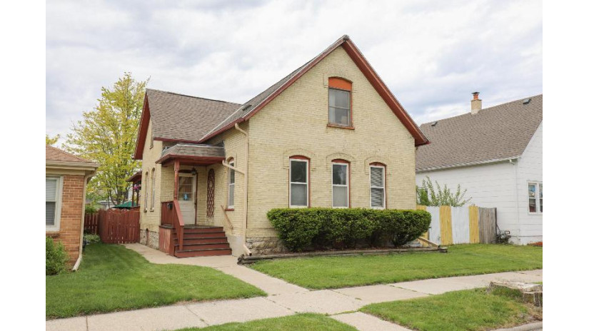 2220 Green St Racine, WI 53402 by RE/MAX ELITE $139,900