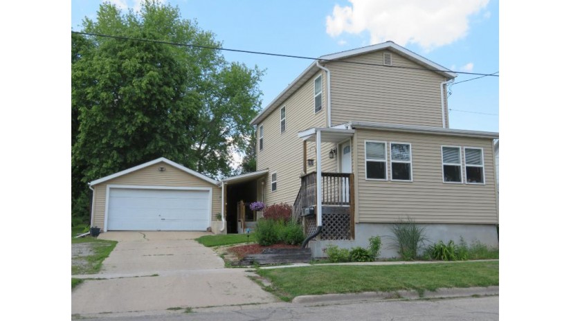 215 W Candise St Jefferson, WI 53549 by Century 21 Affiliated $169,900