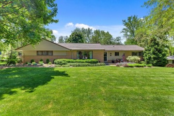 13365 Nicolet Ave, Elm Grove, WI 53122-1729