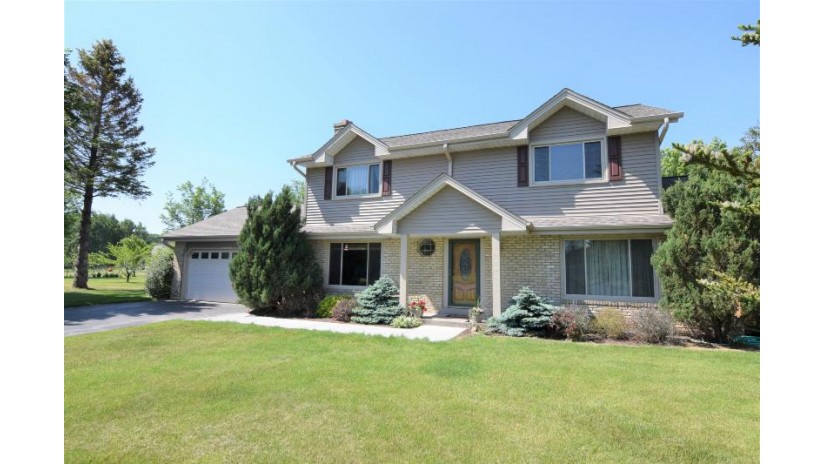 S67W32849 Westgate Ct Mukwonago, WI 53149 by Premier Point Realty LLC $385,000