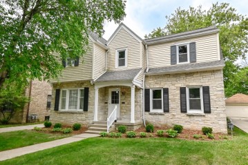 4041 N Bartlett Ave 4043, Shorewood, WI 53211-1909