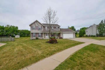 310 Parkview Dr, Johnson Creek, WI 53038-9445