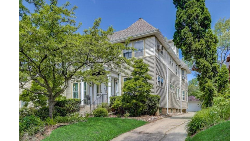 6118 W Wisconsin Ave Wauwatosa, WI 53213 by RE/MAX Realty Pros~Brookfield $399,900