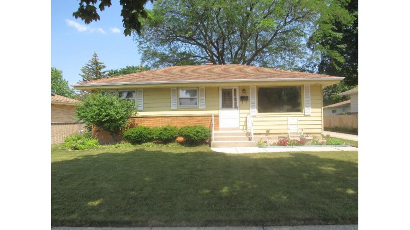 3430 S 75th St Milwaukee, WI 53219 by HomeWire Realty $220,000