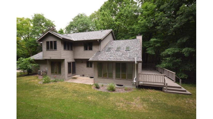 111 Forest View Dr Slinger, WI 53086 by Emmer Real Estate Group $489,900