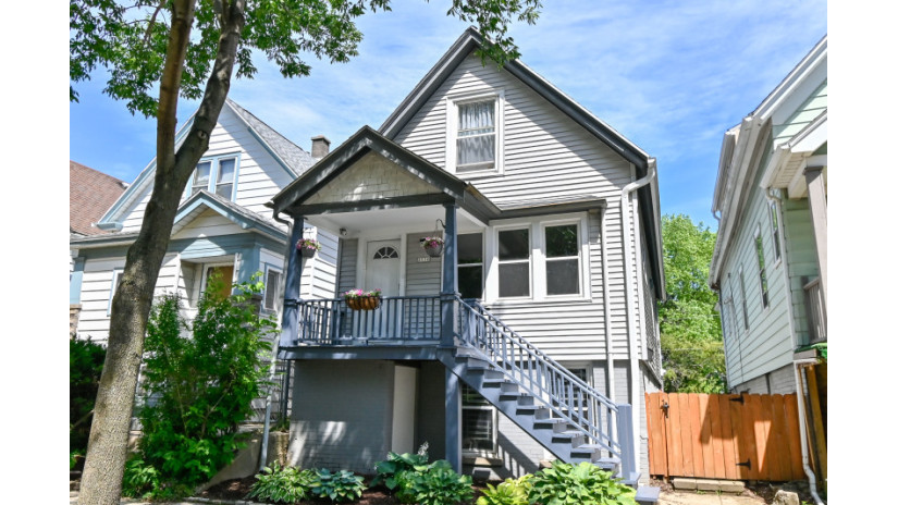 2530 N Fratney St Milwaukee, WI 53212 by Shorewest Realtors $219,000