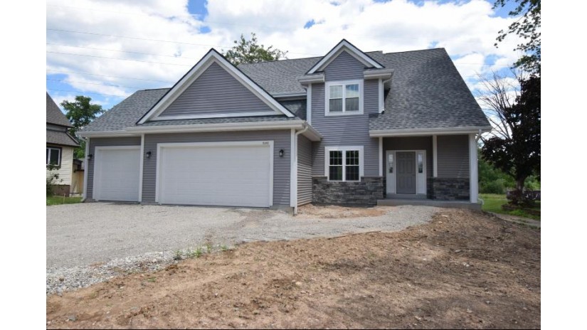 9240 S Nicholson Rd Oak Creek, WI 53154 by Krimmer Realty, LLC $499,900