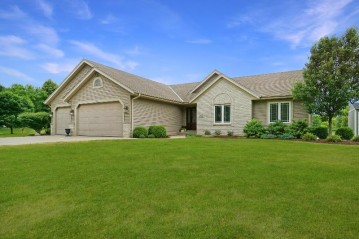 N59W26722 High Point Dr, Lisbon, WI 53089