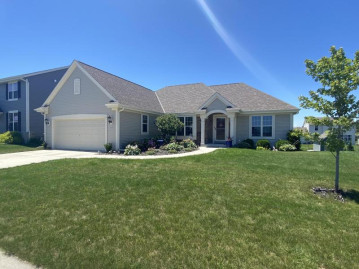 271 Indigo Dr, Port Washington, WI 53074