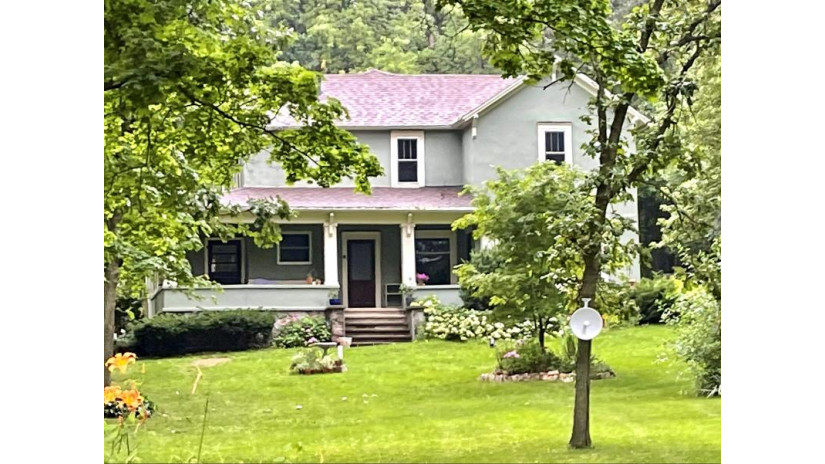 N981 Marshall Rd Cold Spring, WI 53190 by Platner Realty $330,000