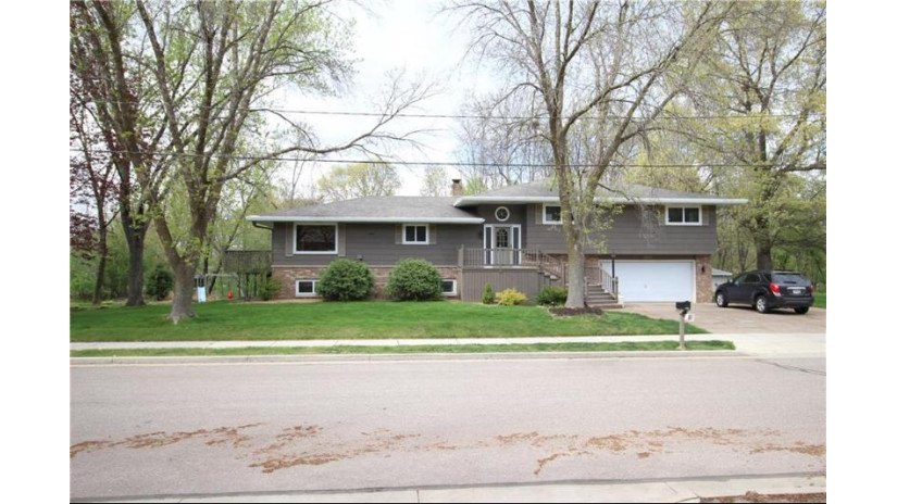 2610 Shale Ledge Road Eau Claire, WI 54703 by Cb Brenizer/Eau Claire $269,900