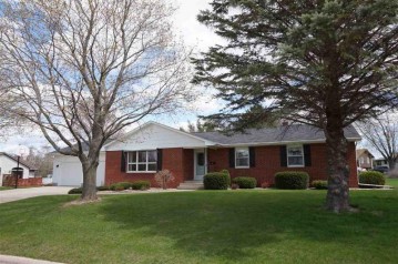 1504 Werner Allen Road, New London, WI 54961