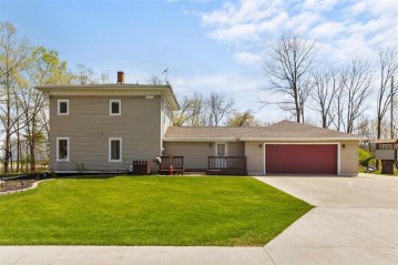 512 W Larrabee Street, Omro, WI 54963-1239