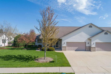 3312 E Fallcreek Lane, Appleton, WI 54913