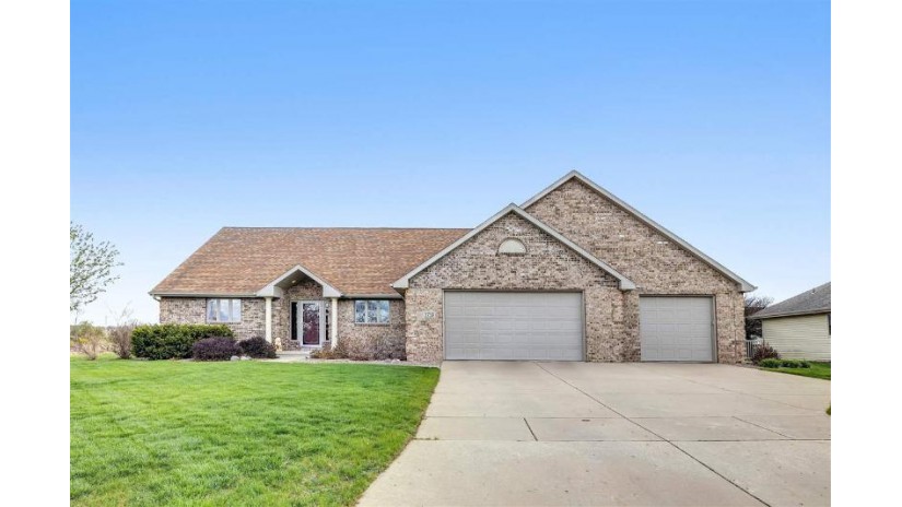 1733 Cinnabar Way Bellevue, WI 54311 by Shorewest Realtors $369,900