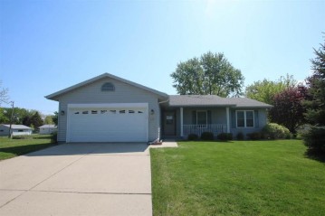 208 Prairie Fox Court, North Fond Du Lac, WI 54937-1095