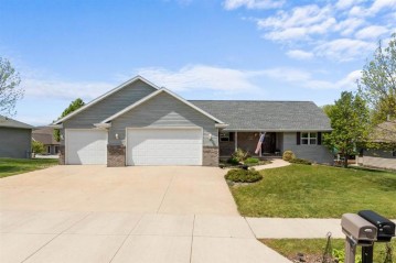 544 Cecelia Street, Combined Locks, WI 54113-1408