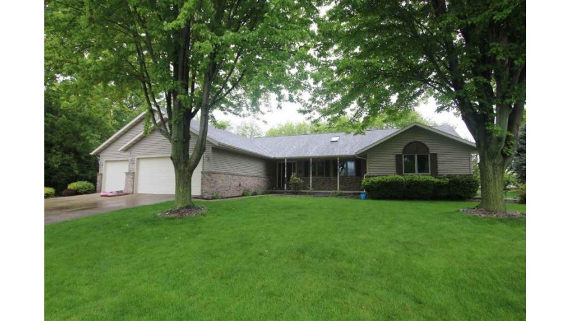 321 Deer Trail Lane Oakfield, WI 53065 by Adashun Jones, Inc. $319,900