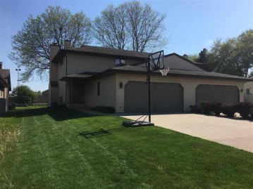 2409 W Jonathon Drive, Grand Chute, WI 54914-1925