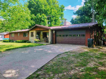 107 E Birdsall Street, Weyauwega, WI 54983