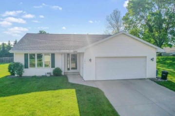 141 Patrick Lane, Pulaski, WI 54162-8825