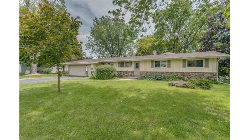 W9725 Kaufman Street Dale, WI 54931 by Coldwell Banker Real Estate Group $220,000