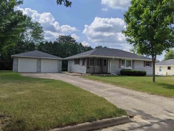 1811 Lawrence Street, New London, WI 54961