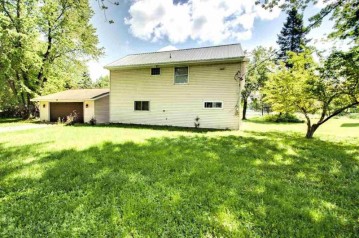 130 Frontage Road, Iola, WI 54945-9486