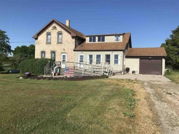 N1633 Lakeshore Road, Carlton, WI 54216