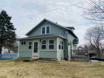 628 Division St, Darlington, WI 53530