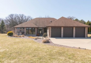 4906 E Chardonnay Dr, Harmony, WI 53563