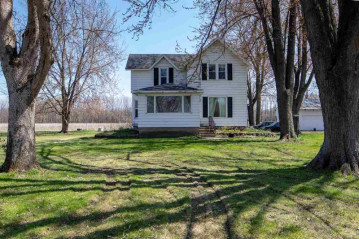 N2398 Rock River Rd, Koshkonong, WI 53538