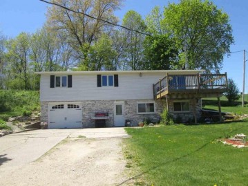 11667 Borah Rd, North Lancaster, WI 53813