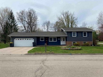 318 Dawnee St, Tomah, WI 54660