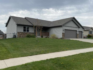 227 Noahs Arc Ct, Evansville, WI 53536