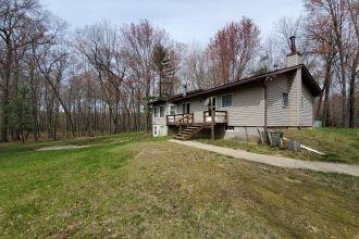 2875 2nd Dr, New Chester, WI 53952