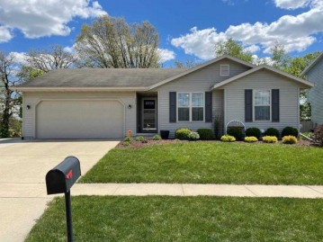 376 Vorndran Dr, Belleville, WI 53508