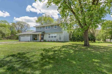 5313 Carnation Way, Westport, WI 53597