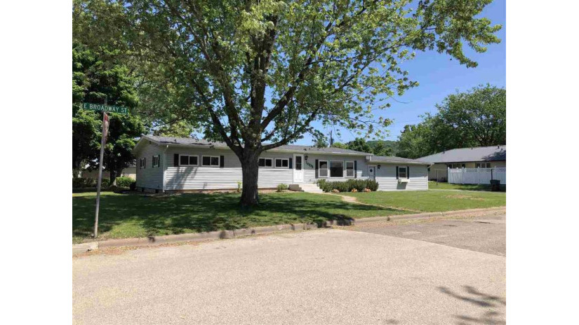 1005 E Broadway St Prairie Du Chien, WI 53821 by Kramer Real Estate & Auction Llc $174,000