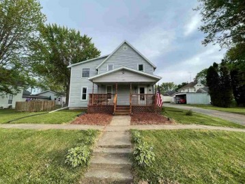 331 E Oak St, Lancaster, WI 53813