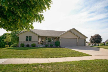 825 S 2nd St, Mount Horeb, WI 53572