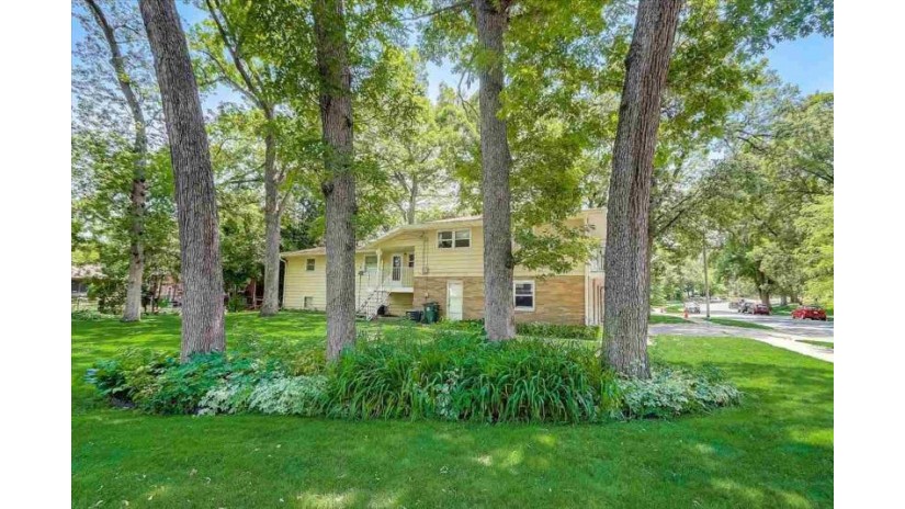 2714 Ardsley Ln Madison, WI 53713 by Restaino & Associates Era Powered $350,000