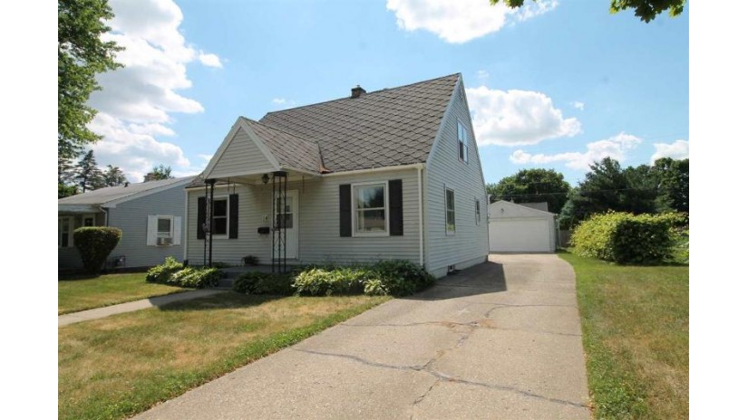 14 S Randall Ave Janesville, WI 53545 by Briggs Realty Group, Inc $130,000