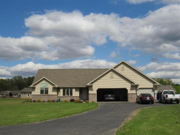 N4072 Country Club Dr, Decatur, WI 53520